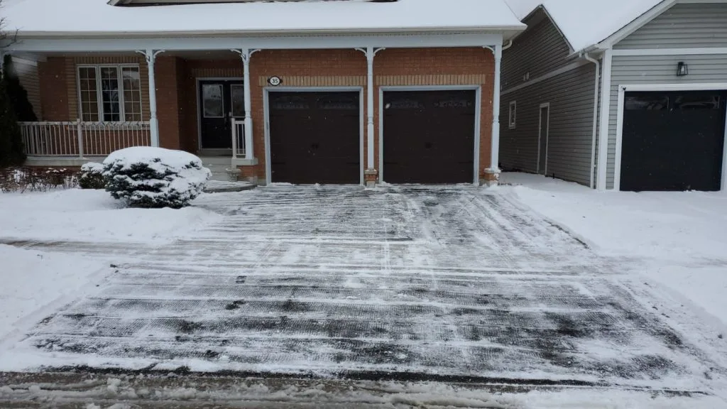 2025 - Whitby Snow Clearing Driveway, Sidewalk, Walkway 2