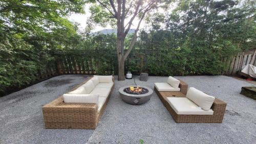 2021-Private-backyard-oasis-project-with-peastone-gravel