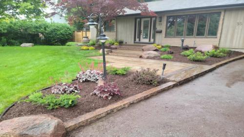 2021-g1-Front-perennial-garden-cleanup-with-brown-mulch