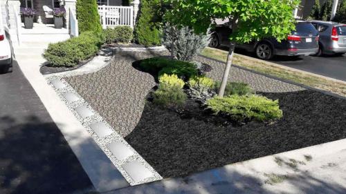 2021-h2-Multi-tonal-low-maintenance-look-created-around-garden-in-place-of-front-lawn