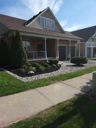 2023-Gardens-12-Whitby-Landscaping