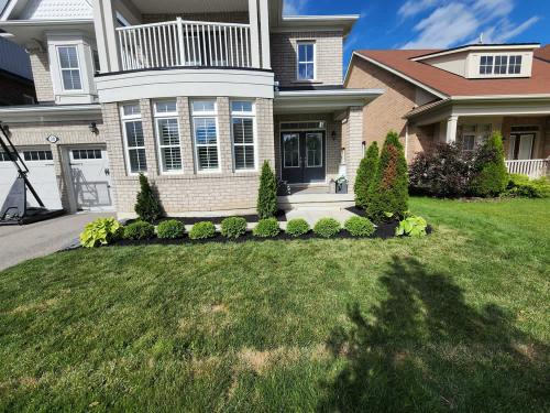 2023-Gardens-33-Whitby-Landscaping