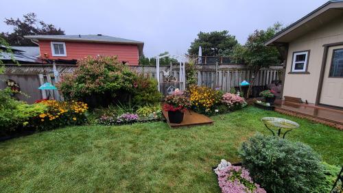 2023-Gardens-6-Whitby-Landscaping