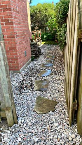2024-Whitby-Landscaping-Gardening-77-Flag-Stone-Path