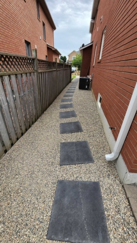 2025-Whitby-Landscaping-Gardening-9a-Pea-Gravel-Stepping-Stone-Path