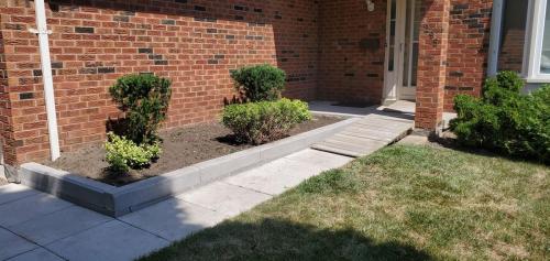 62 - Stone garden curb