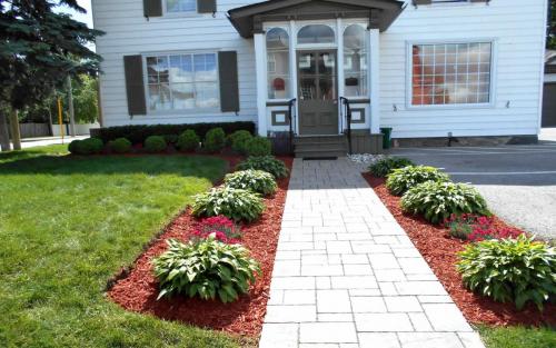 Front Entrance Garden Bed Ideas