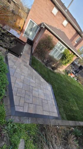 2023-Interlock-Hardscape-35-Whitby-Landscaping