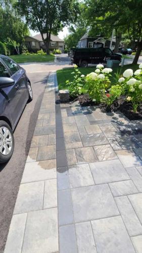 2024-Whitby-Landscaping-Landscaping-20-Driveway-Banding-Interlock