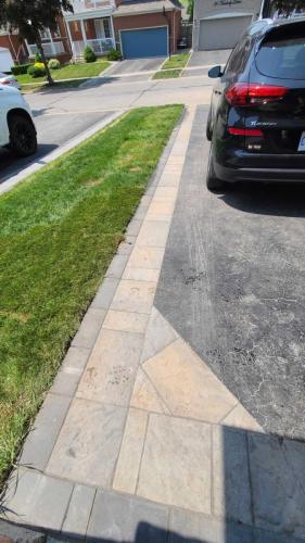 2024-Whitby-Landscaping-Landscaping-23-Driveway-Banding