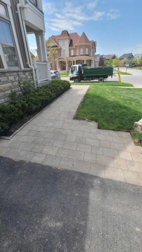 2024-Whitby-Landscaping-Landscaping-42-Interlock-Lift-Relay