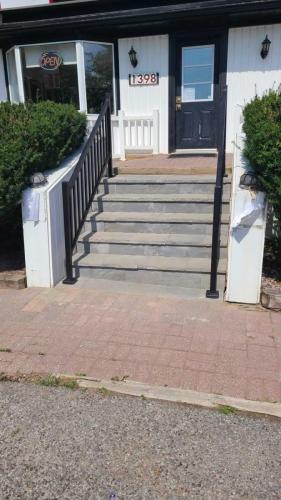 2024-Whitby-Landscaping-Landscaping-48-Step-Overlay-with-Railing