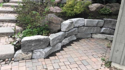 2021-Armour-Stone-Retaining-Wall