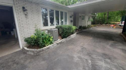 2021-a1-Whitby-Front-Yard-Natural-Ledger-Rock