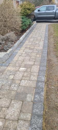 2023-Garden-Walls-12-Whitby-Landscaping