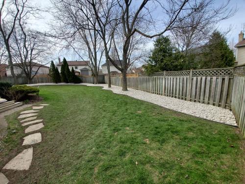 4-Backyard-with-river-stone-garden