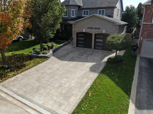 2021-c4-After-interlock-driveway-replacement-in-Ajax-Techno-Bloc-Blu-80-Chestnut-brown-with-Chocolate-brown-border