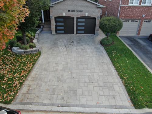 2021-c6-After-interlock-driveway-replacement-in-Ajax-Techno-Bloc-Blu-80-Chestnut-brown-with-Chocolate-brown-border-matches-backyard