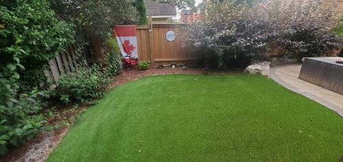 2021-a2-Artificial-turf-installation-in-private-backyard-in-Whitby