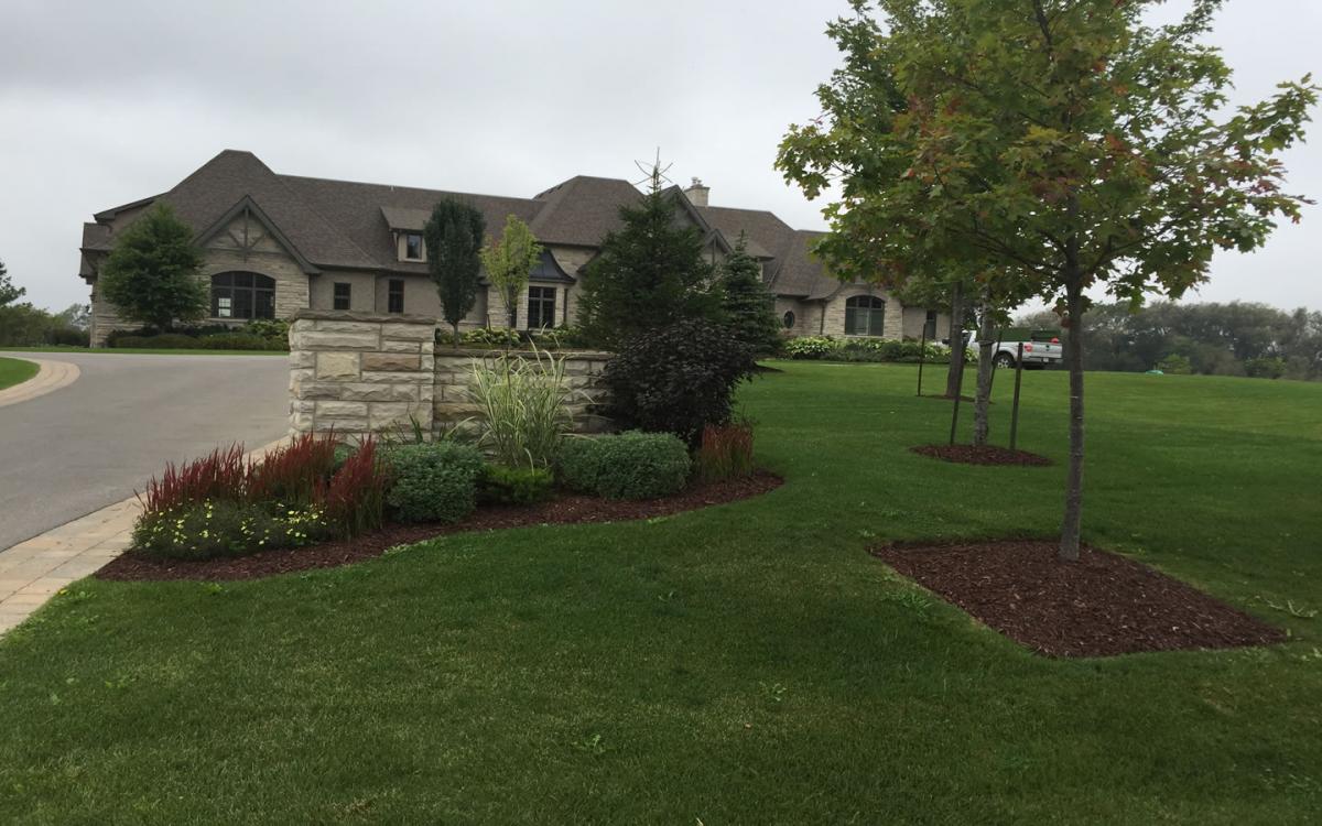 Gardening Gardener Flower Beds Mulching